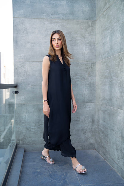 Sleek Black | Crepe