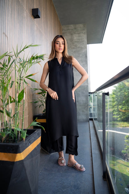 Sleek Black | Crepe